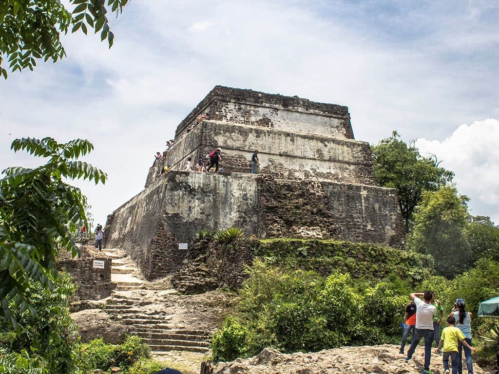 El Tepozteco pyramid above Tepoztlán